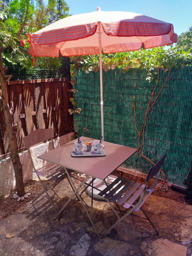 Joli Studio Res Au Calme En Rez De Jardin A Bandol. Exterior photo